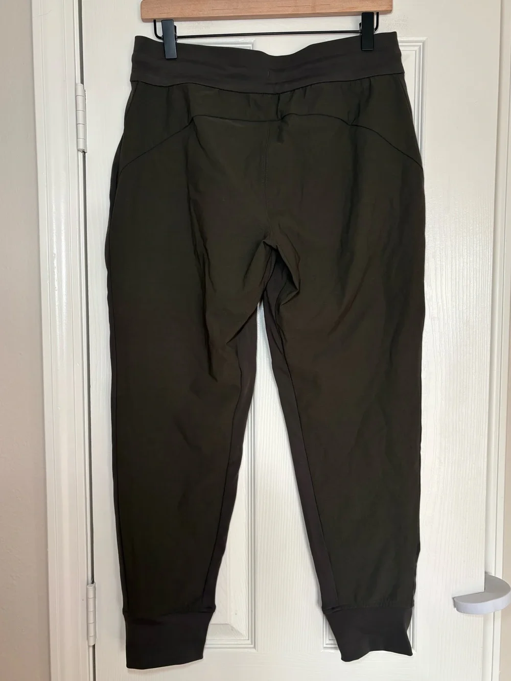 Athleta Headlands Hybrid Trek Mid Rise Jogger Mountain Olive 8P